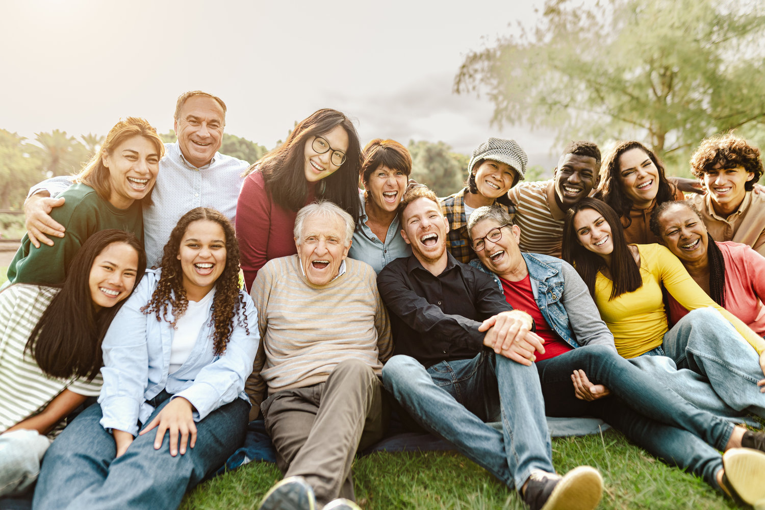 Glückliche Mehrgenerationen-Menschen