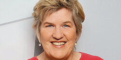 Portrait von Lachtrainerin Carmen Goglin.